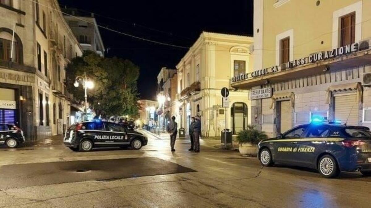 Foggia, movida nel mirino delle Forze dell'ordine: continuano i controlli e i servizi anti-assembramento - 