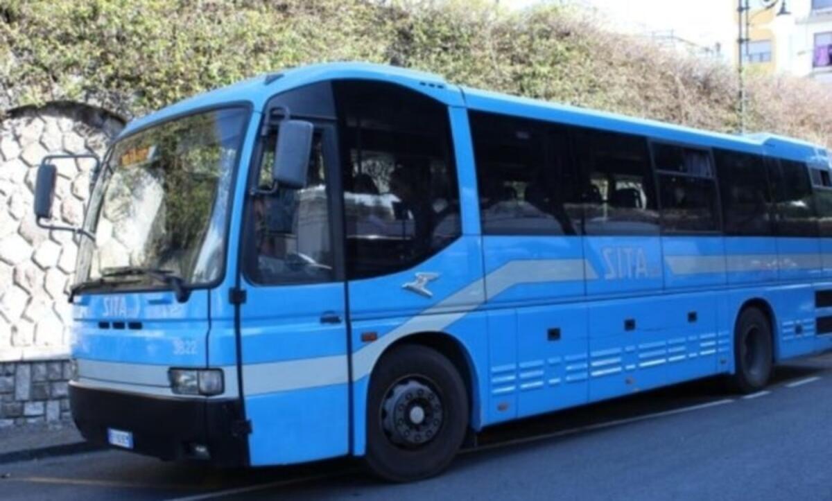 Coronavirus, Monte Sant'Angelo: studenti costretti a stare in piedi nei bus - 