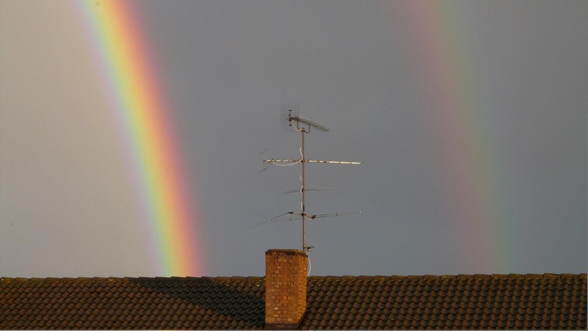 Un doppio arcobaleno ha colorato i cieli di Foggia - Arcobaleno doppio, crediti: pixabay.it