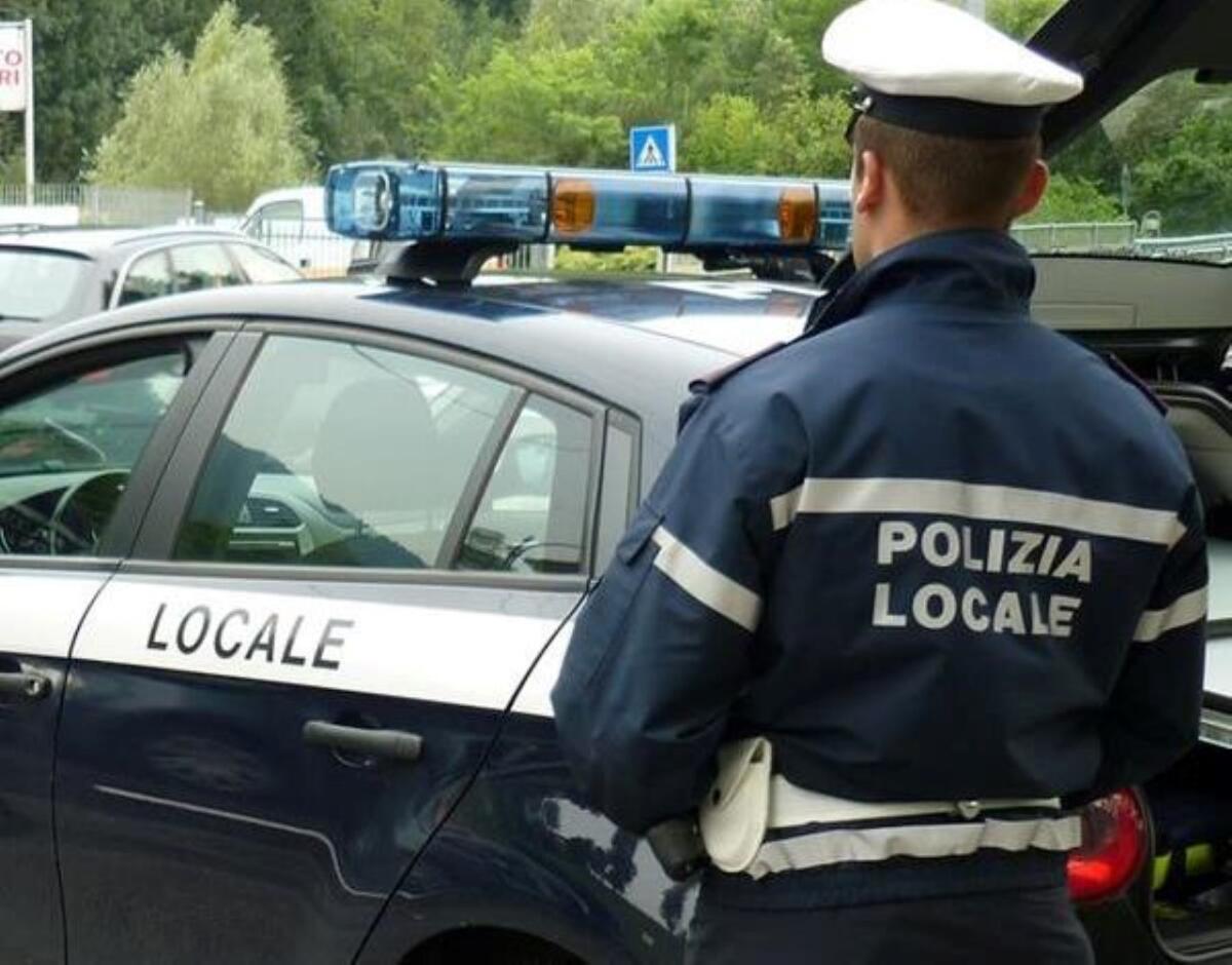 Foggia, sanzioni per chi segnala falsi assembramenti alla Polizia locale - 
