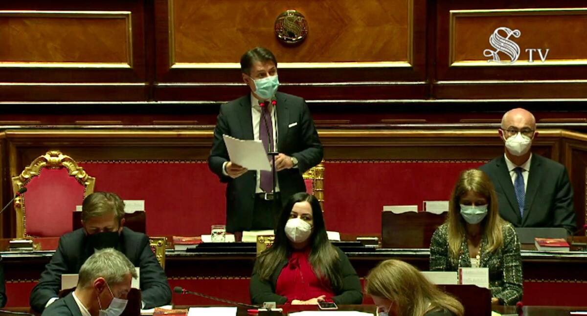Covid, Conte in Senato: "L'epidemia si muove con preoccupante rapidità" - 