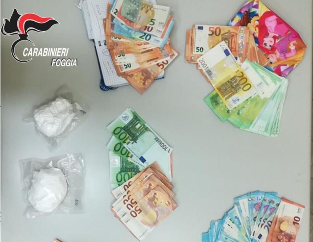 In auto con 200 grammi di cocaina e nascondeva in casa 15mila euro: un arresto nel Foggiano - 