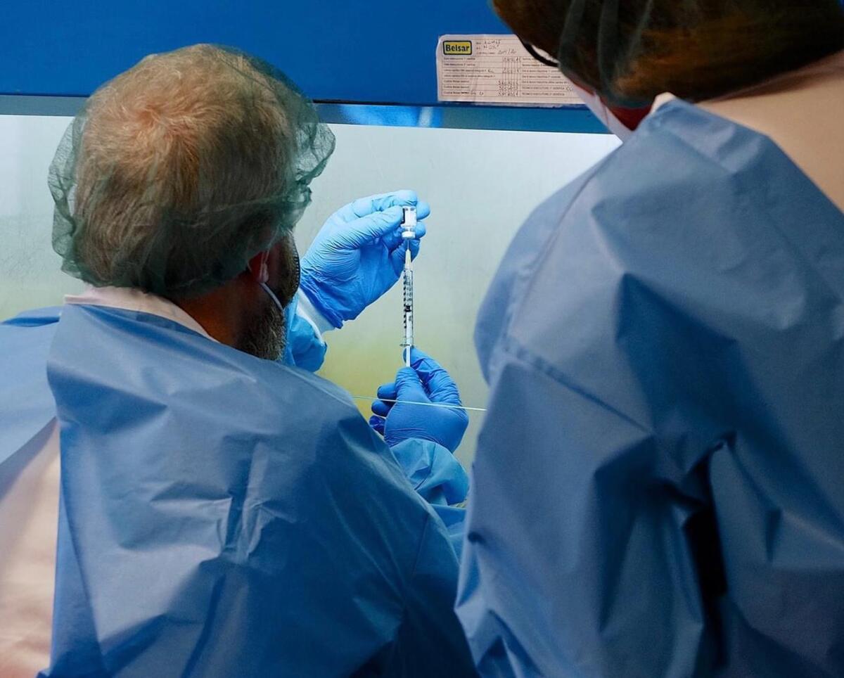 Vaccino anti-Covid a Casa Sollievo, somministrate ieri le prime 10 dosi: "Iniziamo a sperare in un futuro migliore" - 