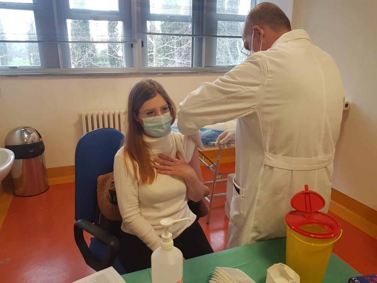 Prosegue la somministrazione del vaccino anti Covid in Puglia: ottima risposta del personale sanitario - 