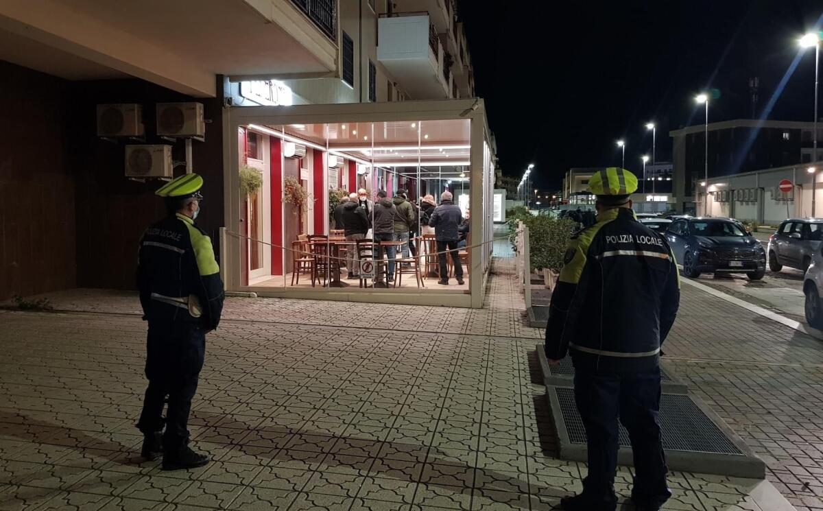 Protesta dei ristoratori foggiani, il Comune: "Presto esenzioni della Cosap anche per i mesi del 2021" - Crediti foto: Voce di Foggia