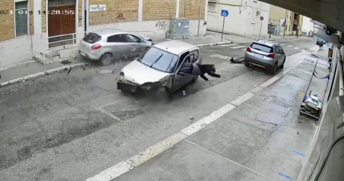 Terribile incidente tra le vie di San Severo (Video) - 