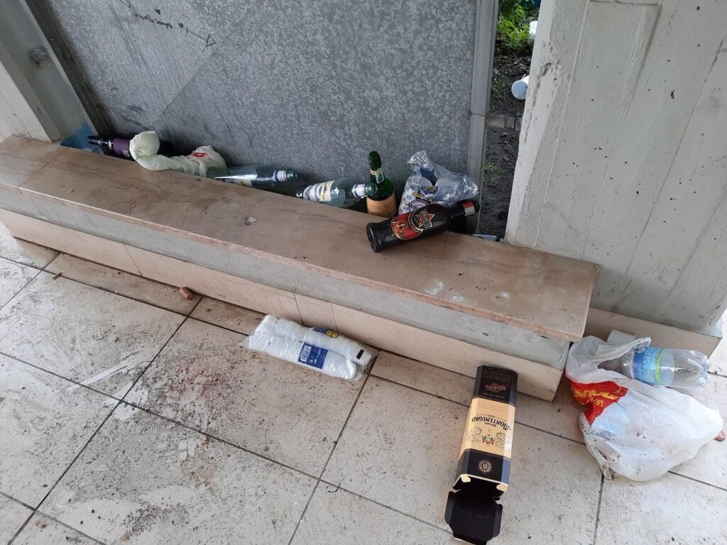 Foggia, vandali sporcano e danneggiano La Città del Cinema: le foto