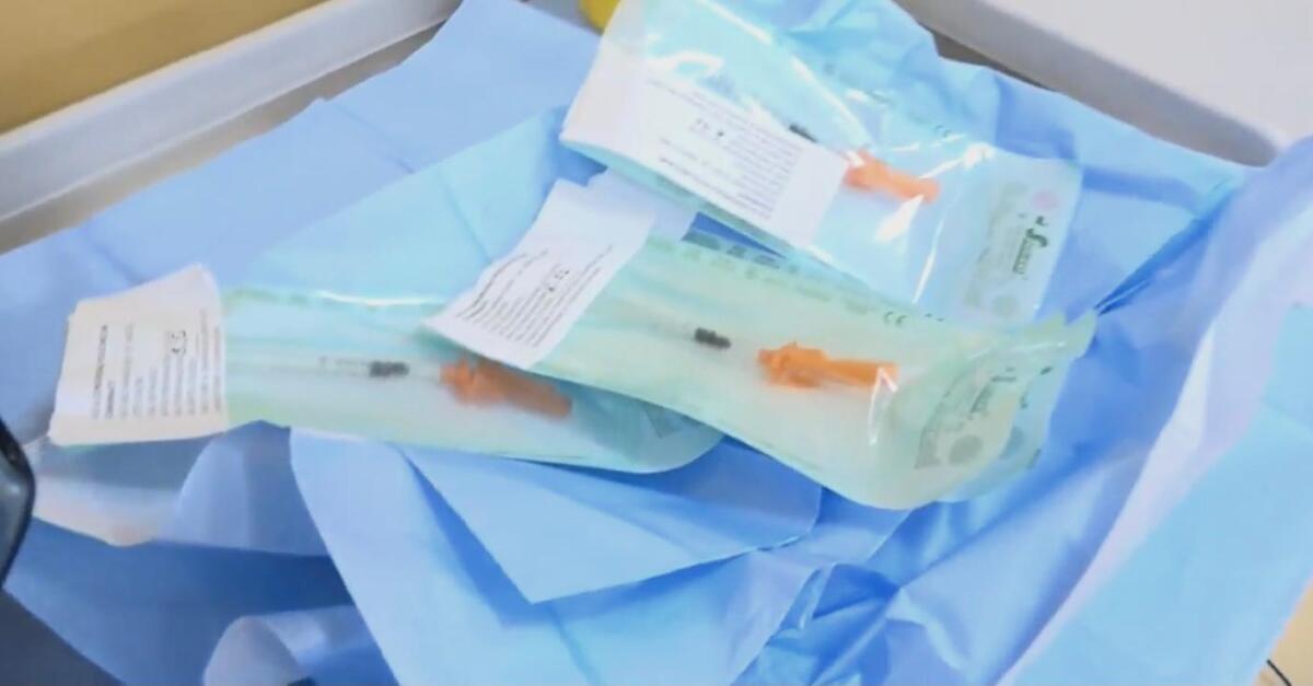 Vaccino anti-Covid in Puglia, dal 15 febbraio prenotazioni per operatori scolastici e forze dell'ordine - 