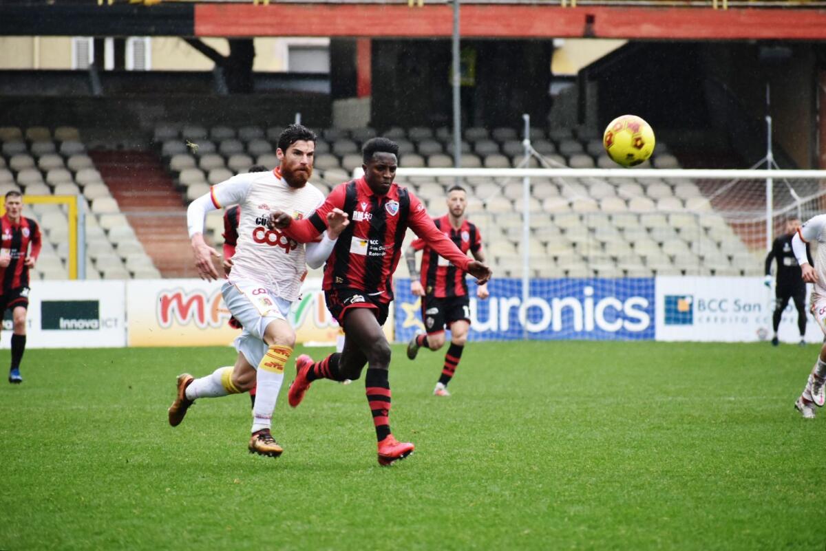 Foggia-Catanzaro 0-2. Battuta d'arresto per i rossoneri - Foto Luigia Spinelli