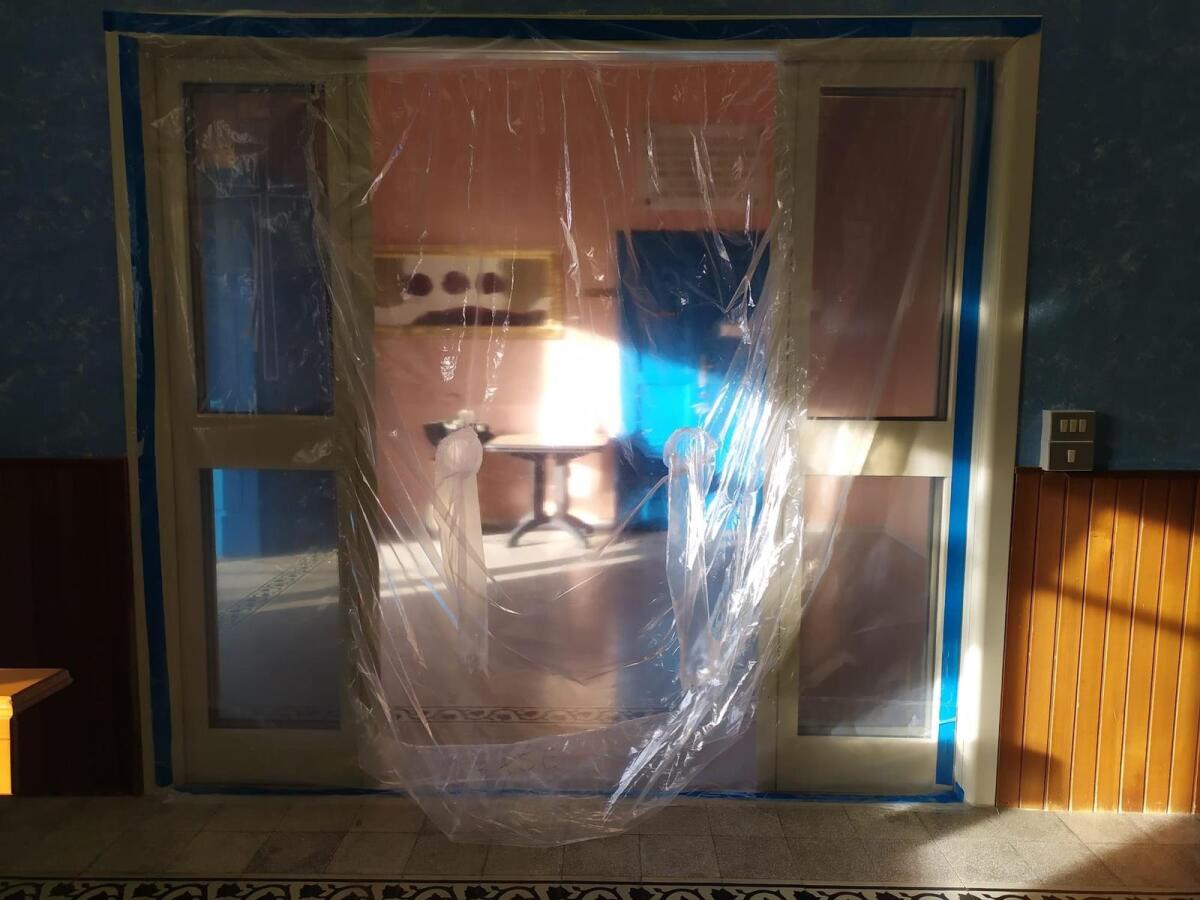 A Chieuti arriva la "stanza degli abbracci": così gli ospiti della Casa di riposo potranno riabbracciare i cari - 