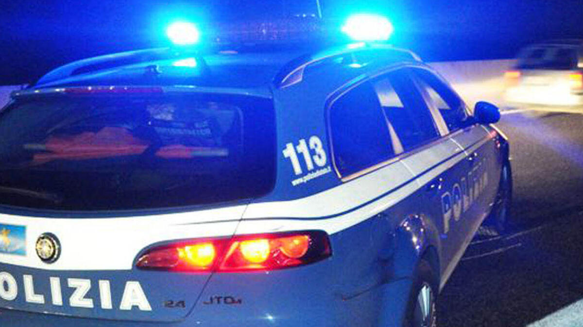 Manfredonia, armati e incappucciati irrompono in una tabaccheria: sono minorenni - 