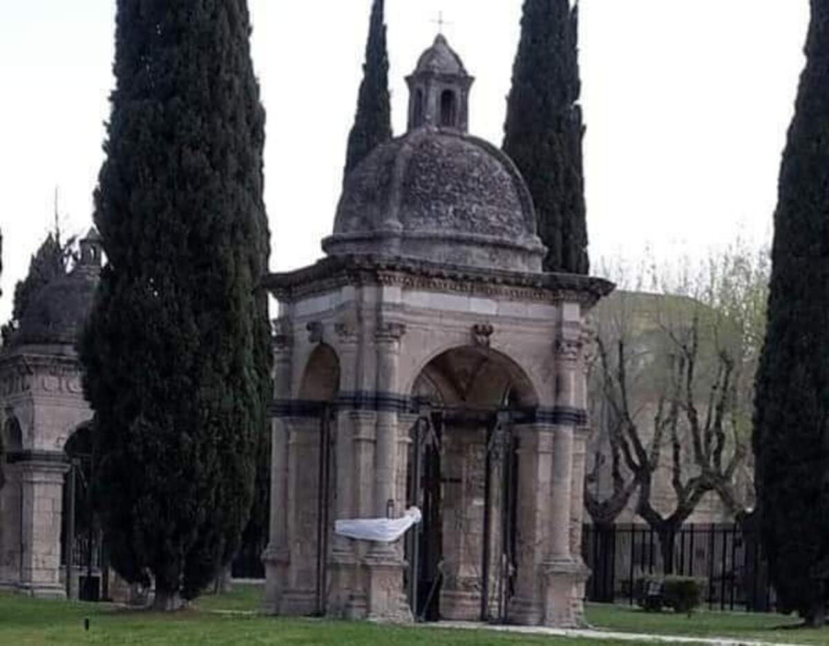 Foggia, deturpata la Chiesa delle Croci con disegni osceni. Landella: "Sfregiata la nostra storia" - 
