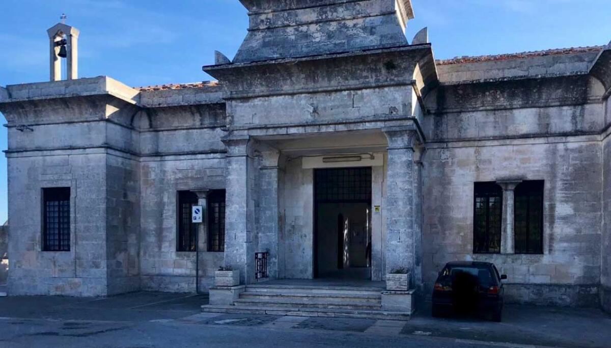 Monte Sant'Angelo, la denuncia di Forza Italia: "Il Cimitero cade a pezzi" - 