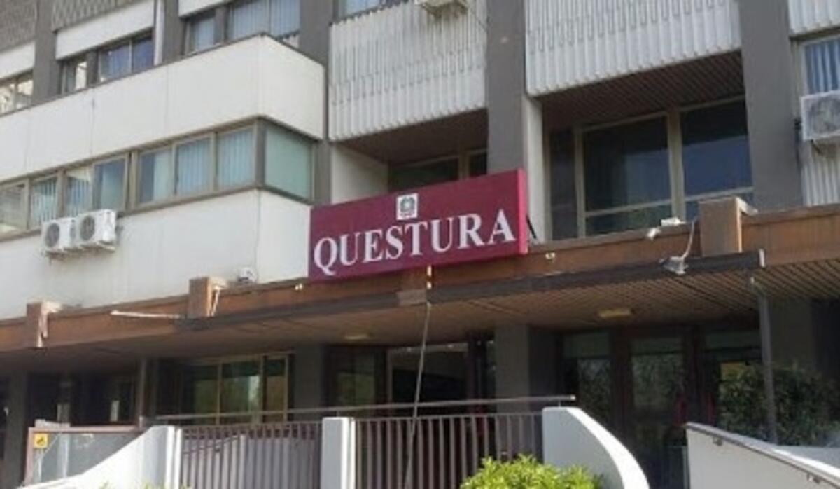 Scontri tra ultras sulla A16: Questore di Foggia emette Daspo nei confronti di tifosi del Bari e del Lecce - 