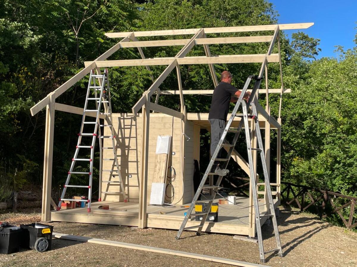 Glamping a Roseto Valfortore, lavori in corso per dormire in una tenda allestita come una stanza di hotel a 5 stelle - 