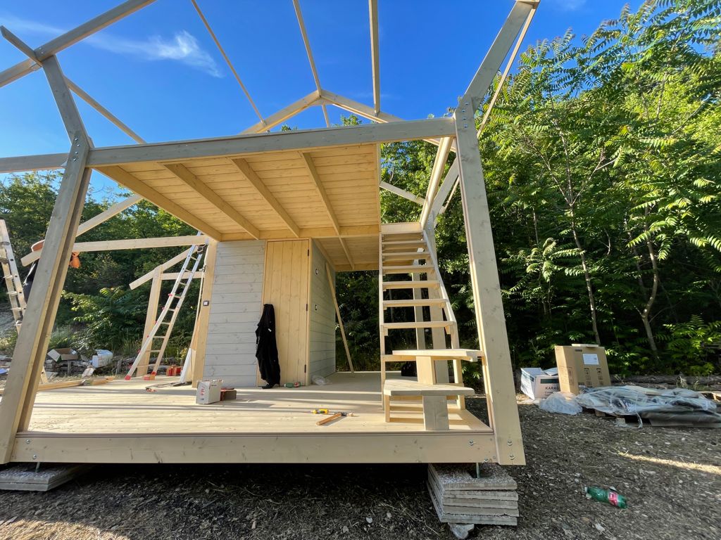 Glamping a Roseto Valfortore, lavori in corso per dormire in una tenda allestita come una stanza di hotel a 5 stelle