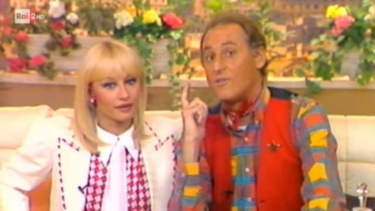 Renzo Arbore dopo la morte di Raffaella Carrà: "Provo grande dolore per aver perso un'amica e una collega" - 