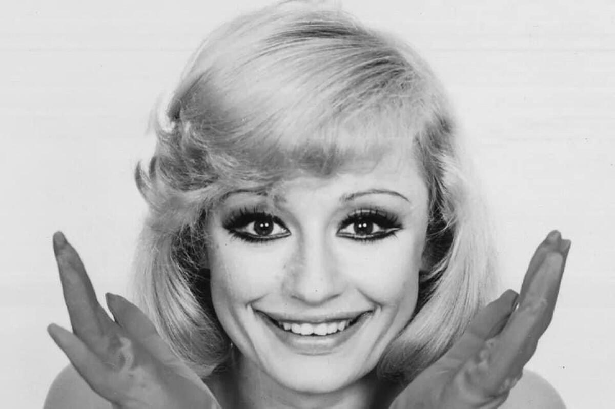 Raffaella Carrà, l'urna con le ceneri arriverà a San Giovanni Rotondo il 4 settembre - 