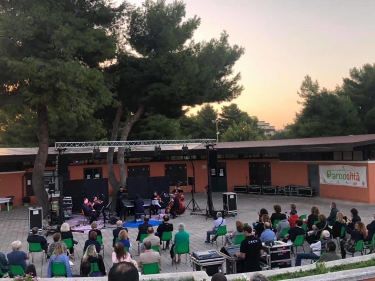 Foggia, grande emozione per il concerto all'alba di Carmine Padula: "La città ha risposto benissimo" - 