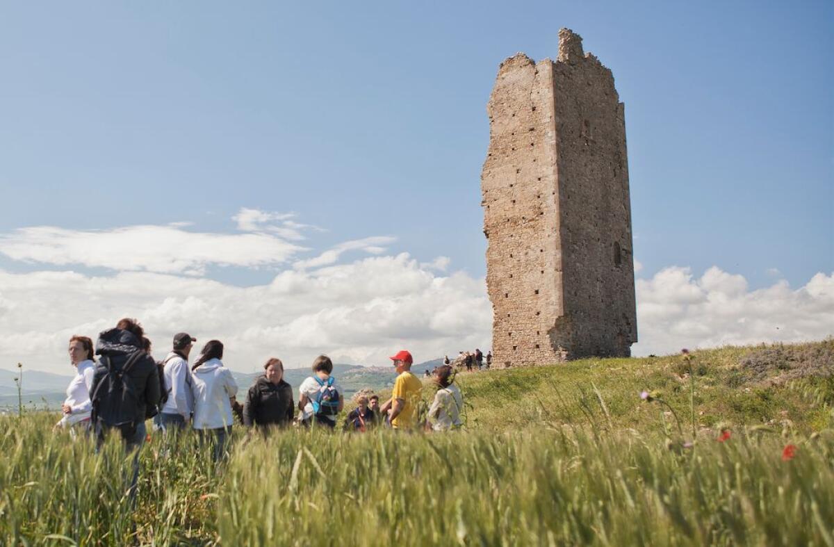 Pietra, è tempo di "Suoni, sapori, colori di Terravecchia": giochi medievali, stand enogastronomici, musica e visite guidate - 
