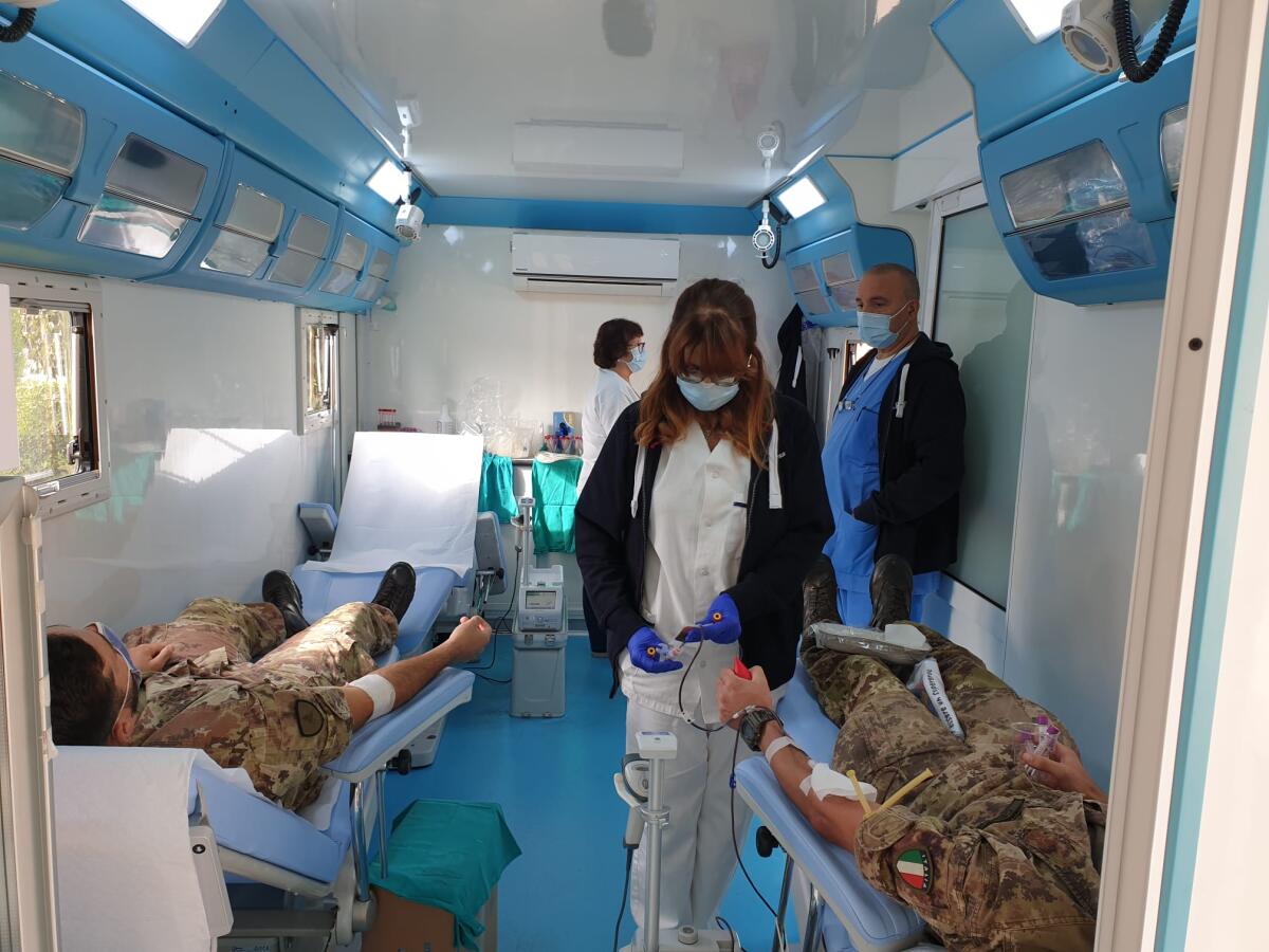 Grande solidarietà dell'esercito a Foggia, 25 militari donano il sangue: "Ogni goccia è utile per salvare vite" - 