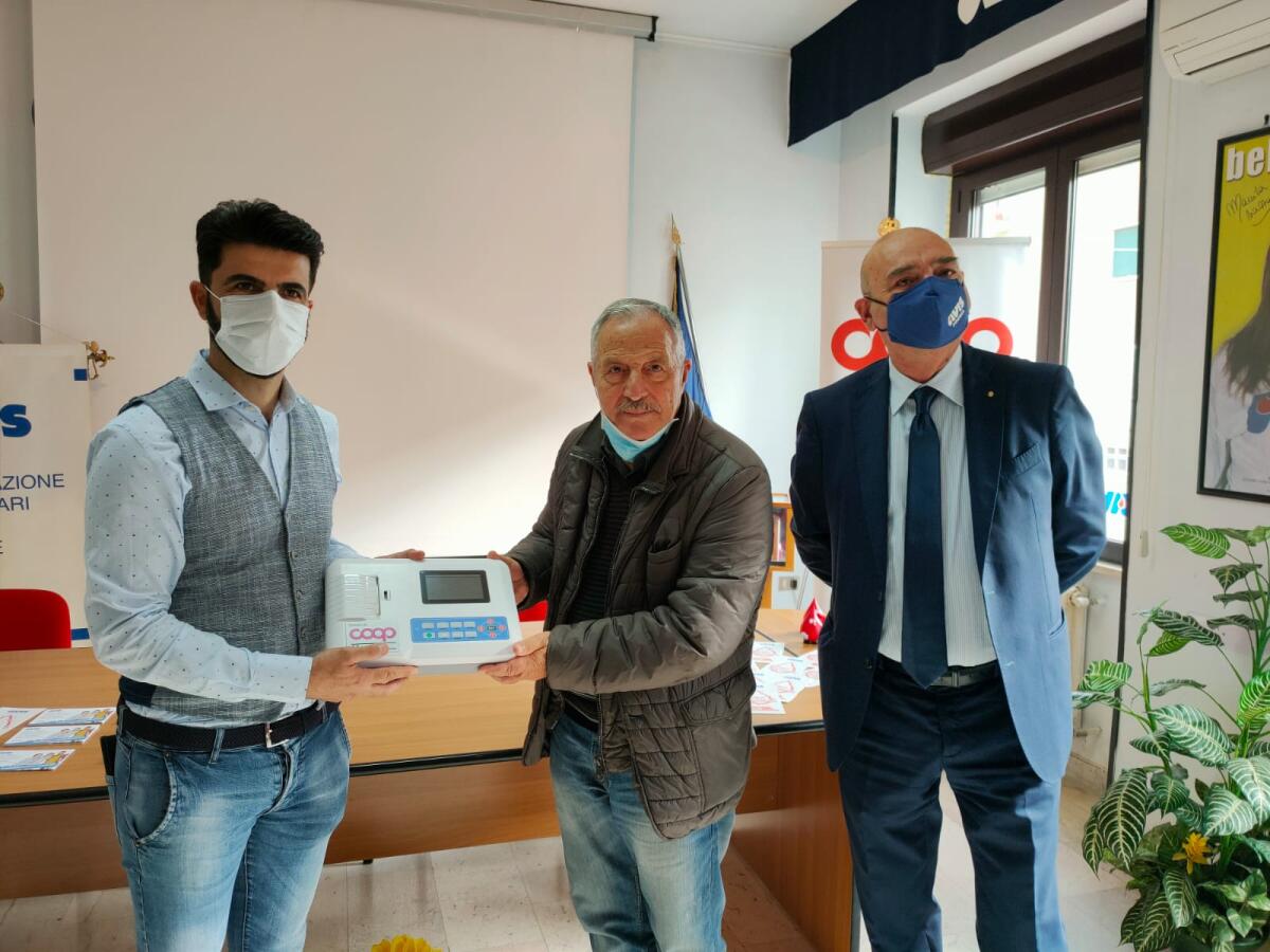 Un elettrocardiografo portatile per la sede dell’Avis di Foggia: "Un sostegno importante" - 