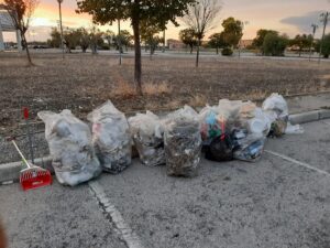 Tappi, scatoloni, cartacce e molta plastica raccolti alla Città del Cinema di Foggia