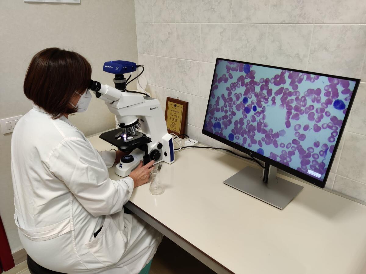 Un microscopio di ultima generazione donato alla Pediatria Oncologica di Casa Sollievo dai Lions Clubs pugliesi - 