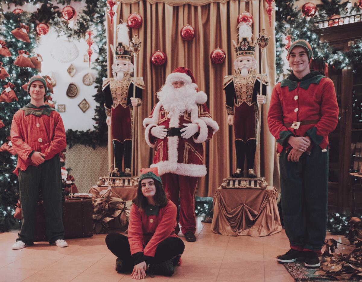 Candela si conferma regina del Natale. Successo di pubblico per la "Casa di Babbo Natale più visitata del Sud Italia" - 