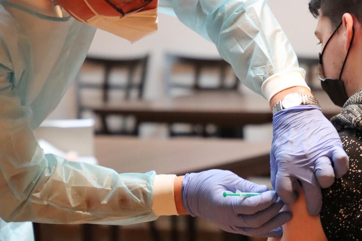 La Puglia è la regione più vaccinata d'Italia, sul podio anche in Europa - 