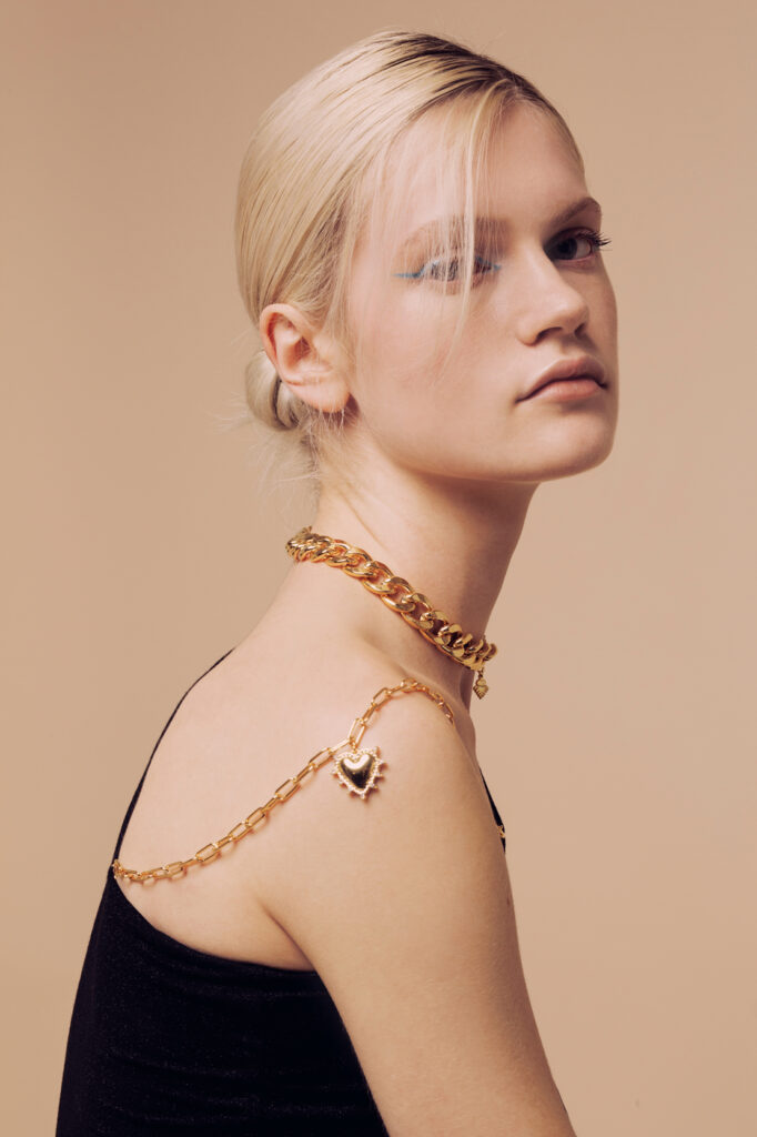 Almarow presenta il choker di San Valentino