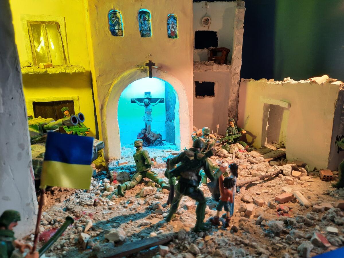 La Pasqua nei diorami di carta. A Candela la mostra dell'Associazione Italiana Amici del Presepe con L'Isola che c'è - 