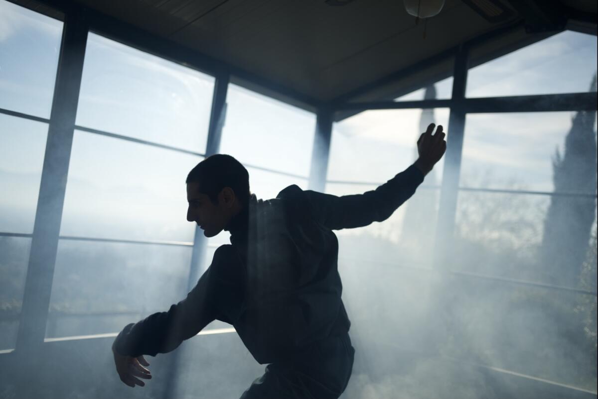 ‘Mind the gap’, al Teatro della Polvere è di scena la danza contemporanea. Ospite il collettivo ‘Dare To Share’. Debutto foggiano per la performance - Mind the gap (2)(1)