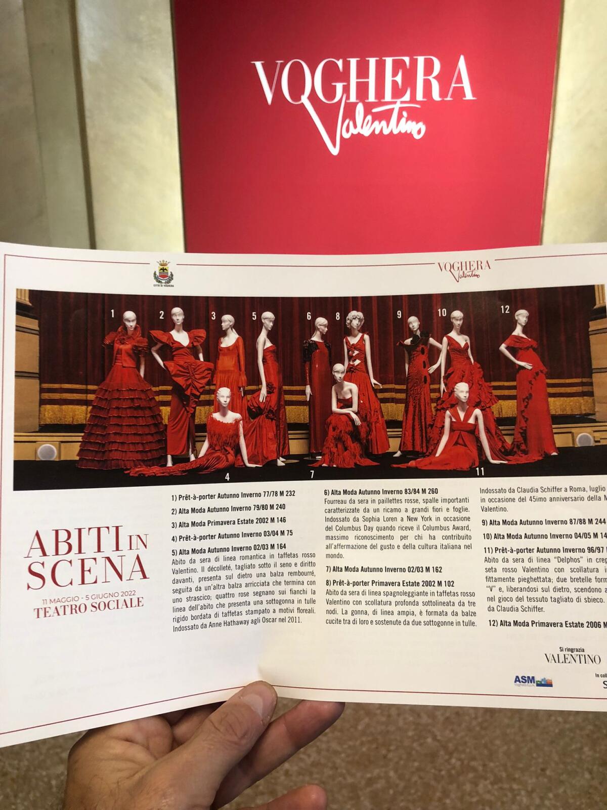36 abiti del celeberrimo Rosso Valentino, in mostra al Teatro Sociale di Voghera - 
