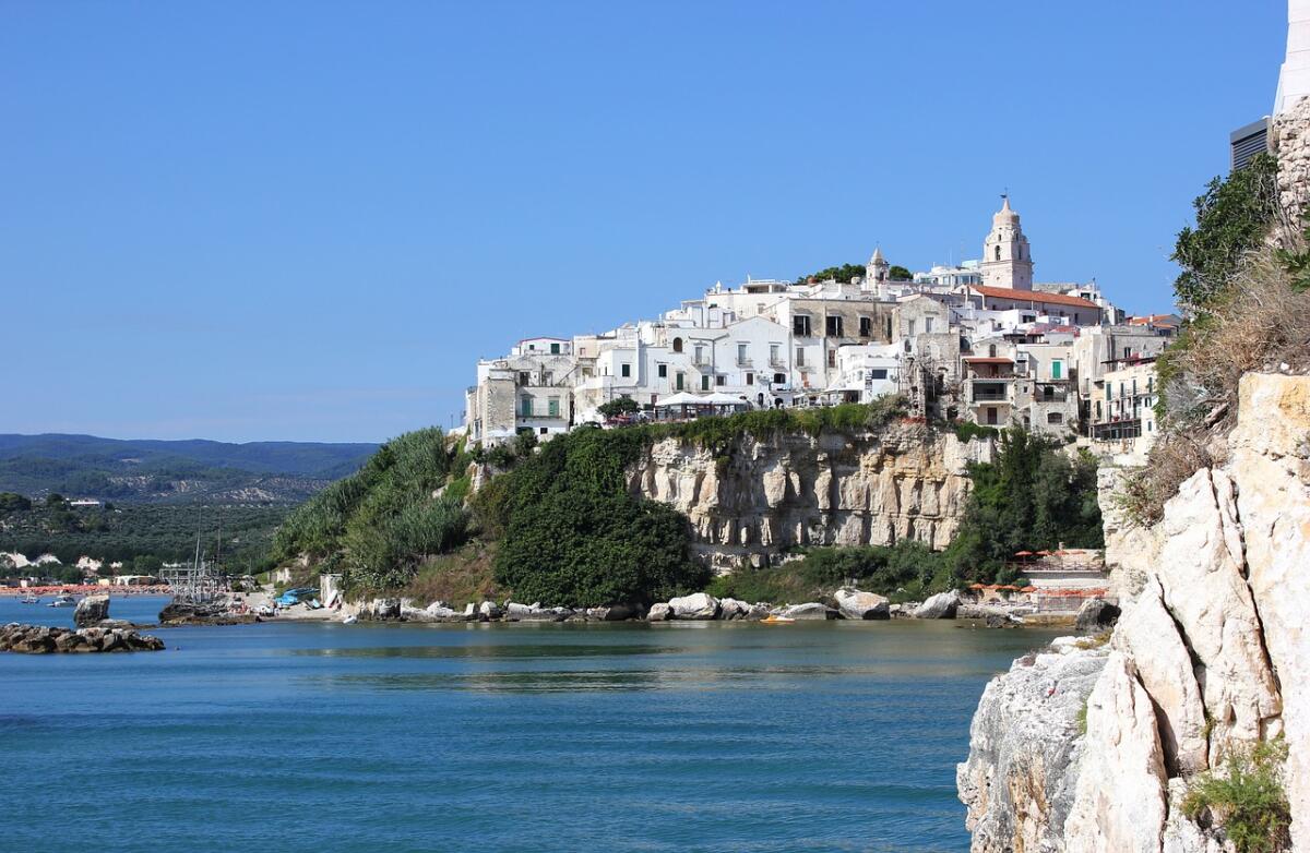 Vicoli del Gusto, torna per il secondo anno l'esperienza enogastronomica alla scoperta di Vieste - 