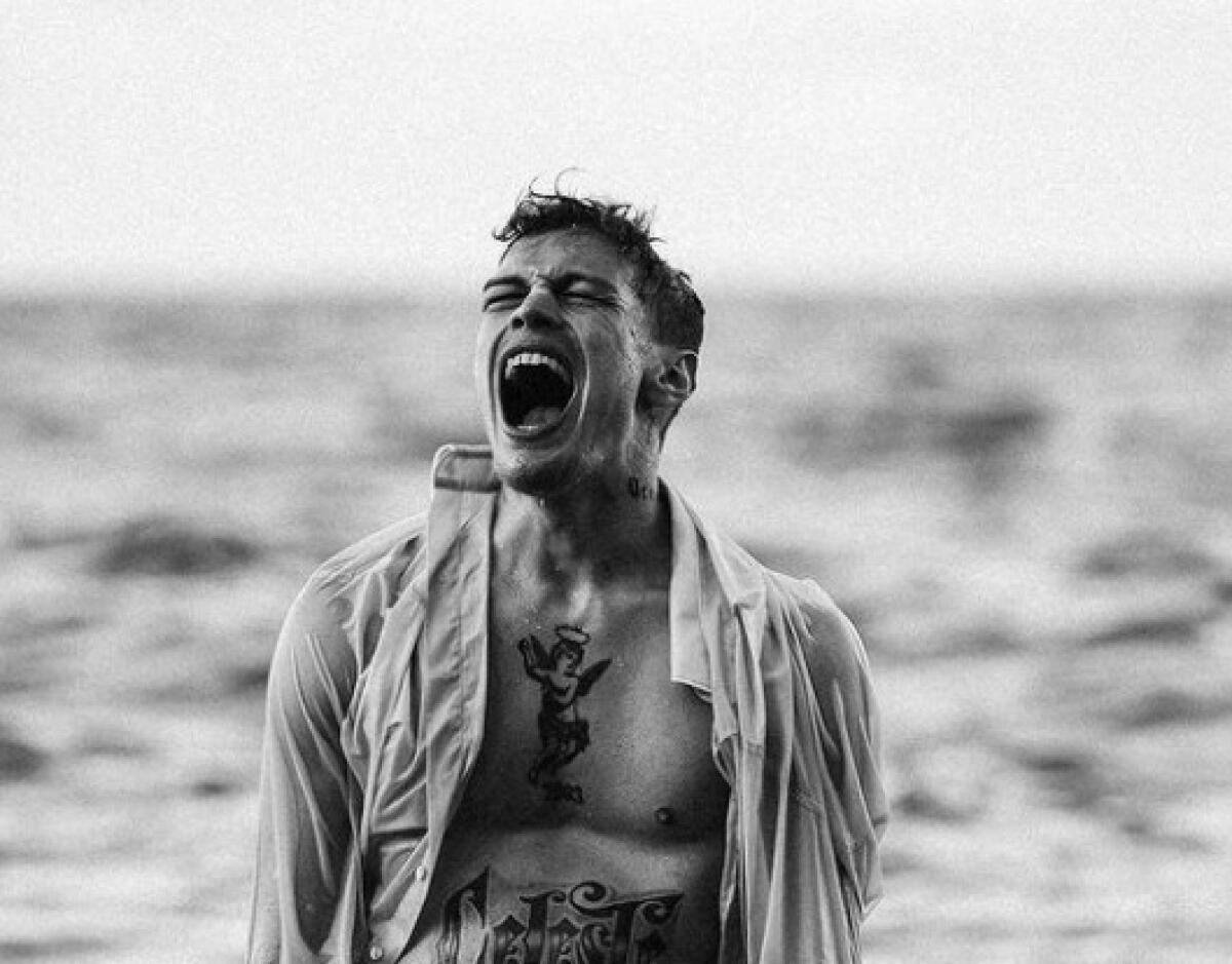 Blanco palpeggiato da una fan. I social: “è una molestia”. - 