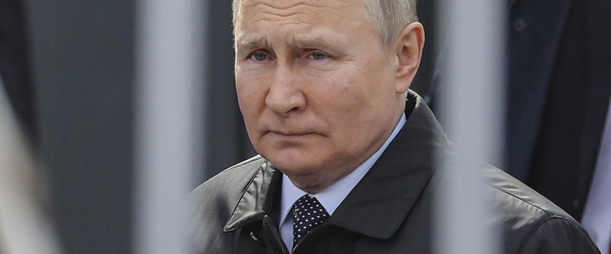 Putin sceglie l’Italia e indossa una cravatta Marinella - 