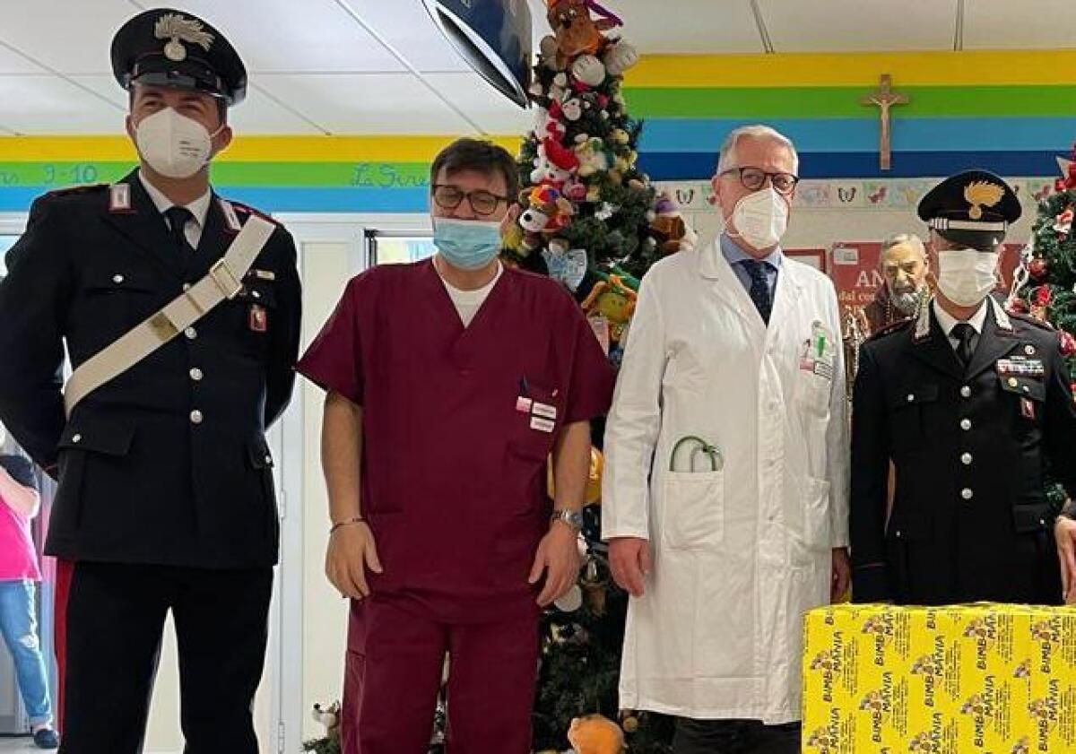 I Carabinieri donano giocattoli ai bambini del reparto pediatrico dell’ospedale di Cerignola - 