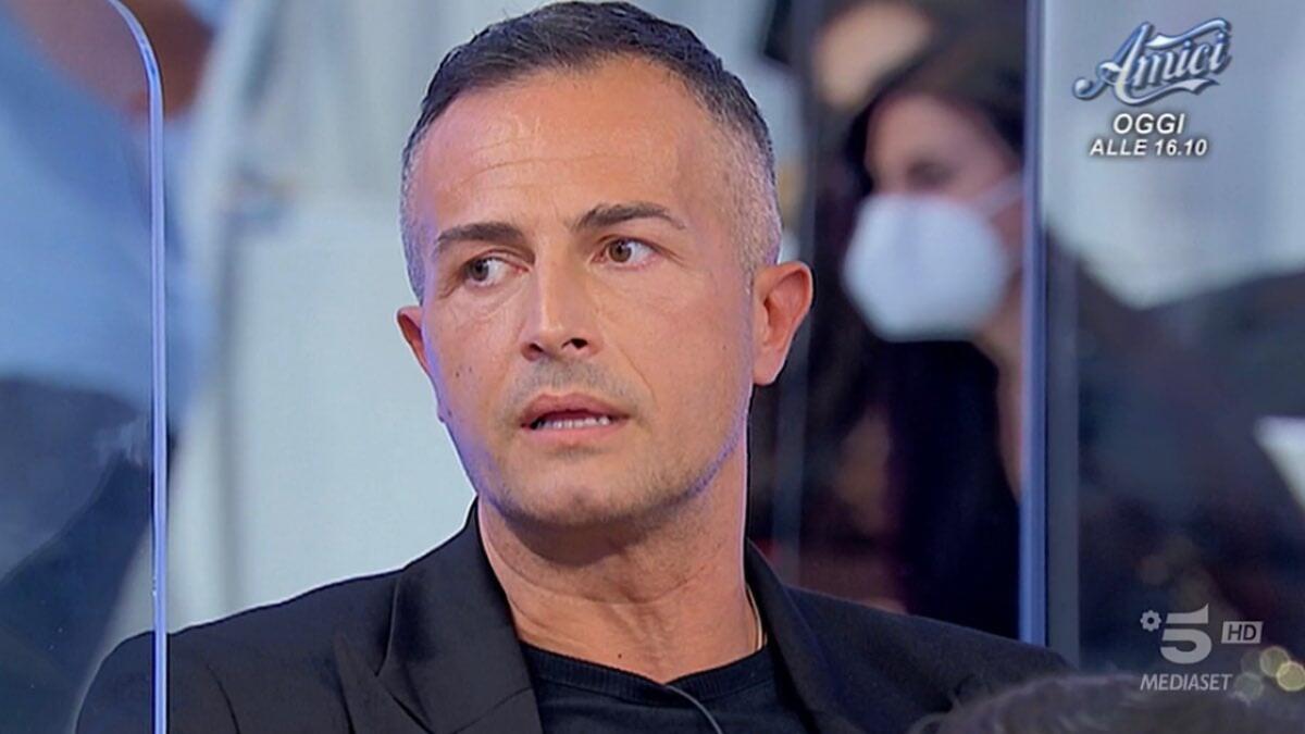 Anticipazioni Uomini e Donne, ritorna e smaschera Riccardo: spuntano i messaggi - 