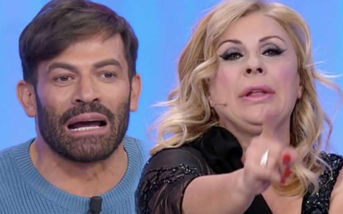 Anticipazioni Uomini e Donne, ha un fidanzato misterioso: esplodono Tina e Gianni - 