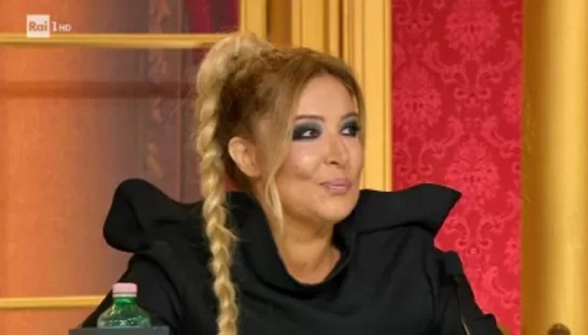 Tutti contro Selvaggia Lucarelli. La finale (fra mille polemiche) di Ballando. "Se volete io vado a casa" - 