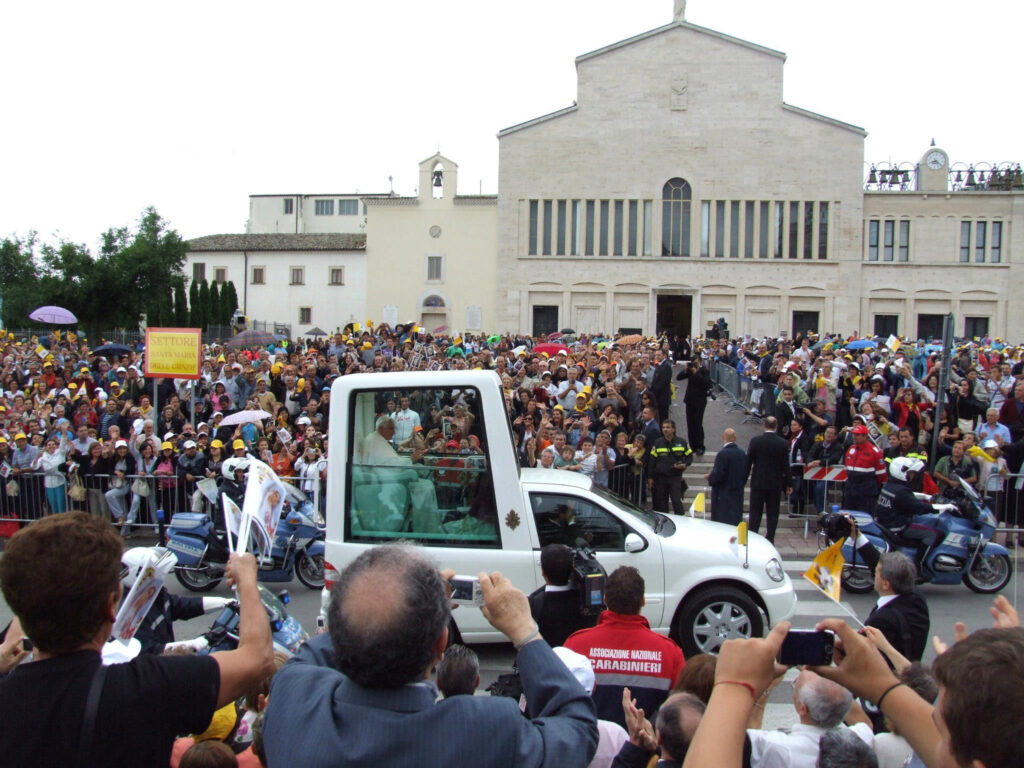 Quando Papa Benedetto XVI venne in visita a San Giovanni Rotondo, per pregare sulla tomba di Padre Pio
