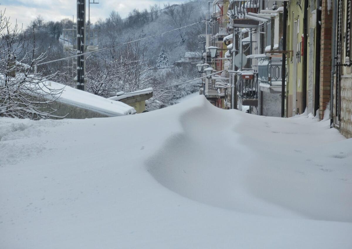 Abbondanti nevicate sui Monti Dauni, il freddo avvolge la Capitanata - 