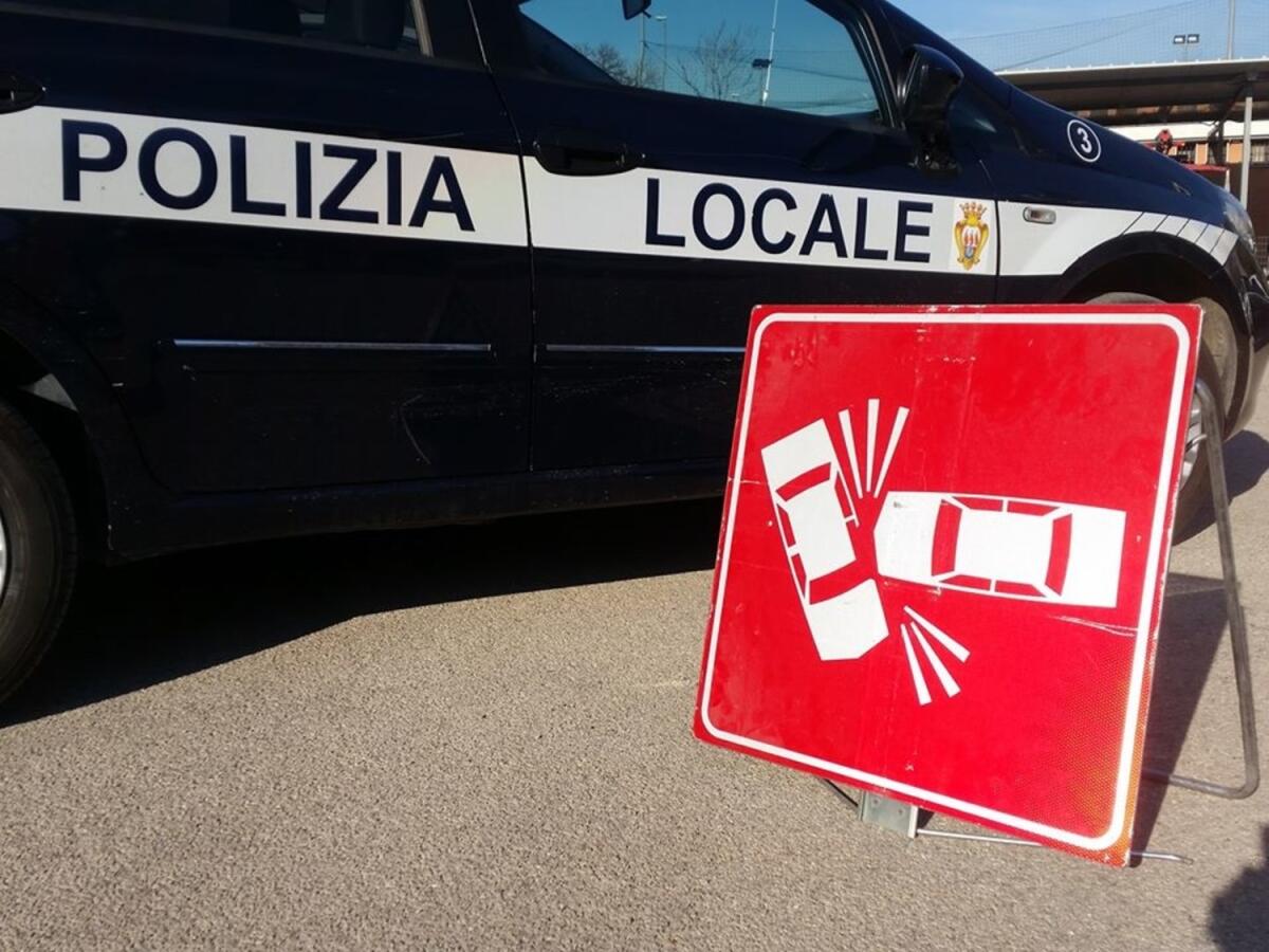 Grave incidente sul Gargano, cinque feriti, tra cui un bambino - 