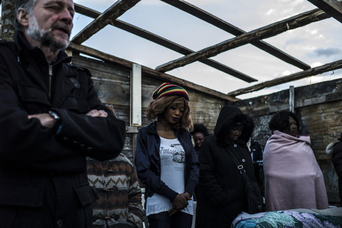 Due migranti intossicati in una baracca. L’appello dei Francescani secolari: “Nessuno sia considerato materiale di scarto” - 