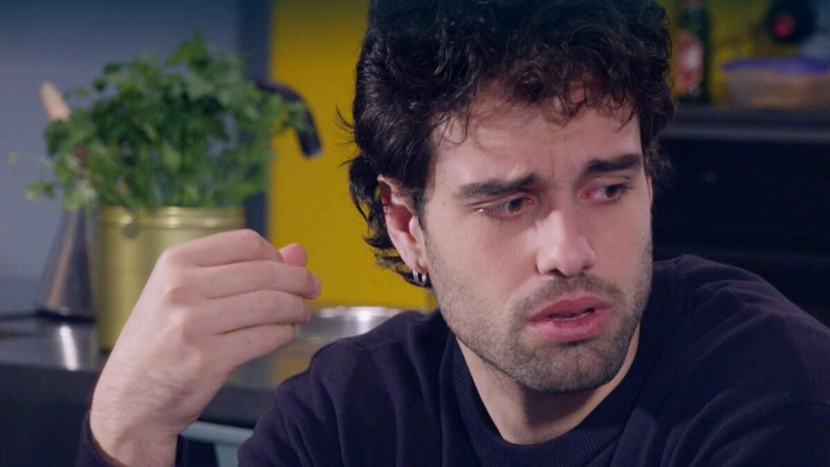 Anticipazioni Un Posto al Sole, rischia di compromettere tutto: è sotto pressione! - 