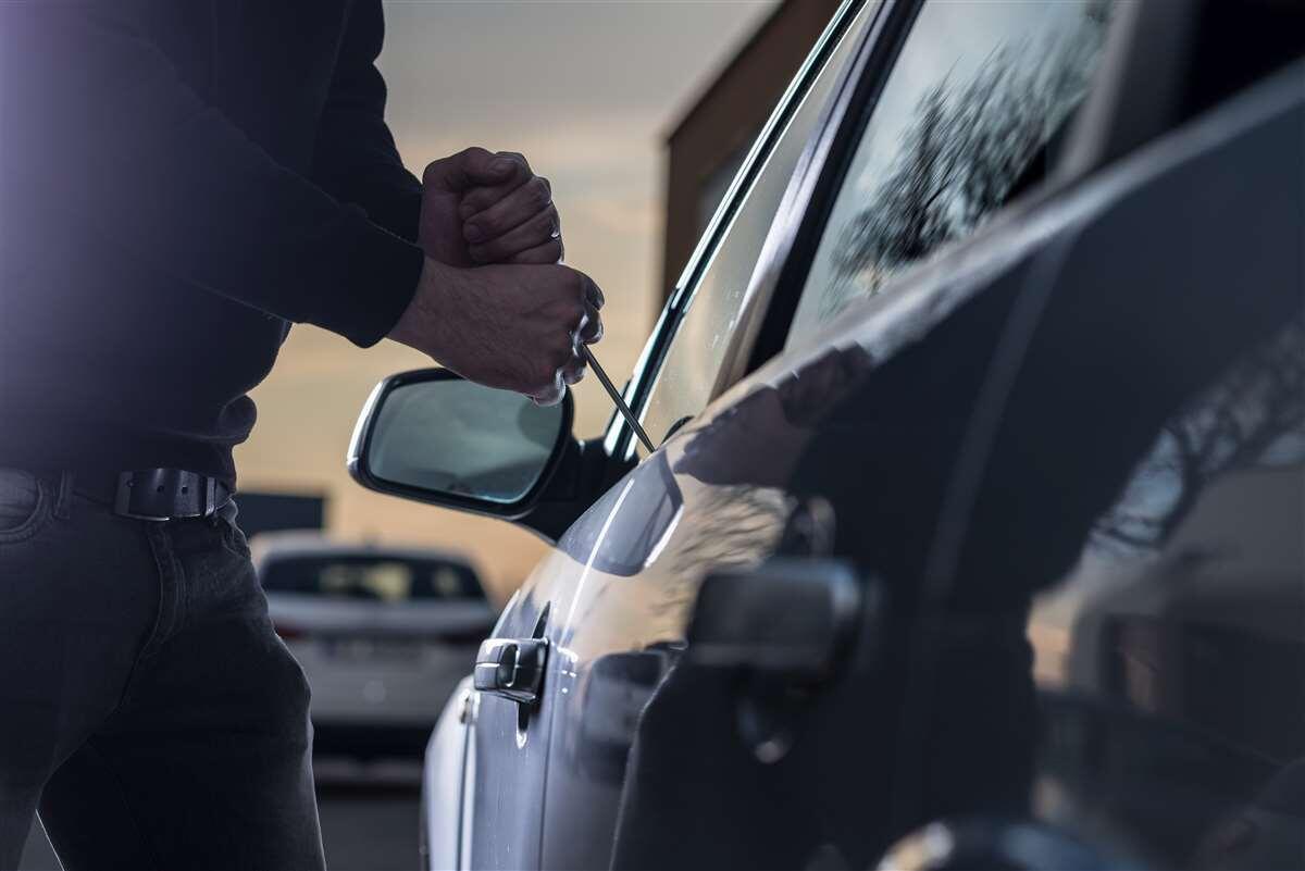 Furto d'auto riuscito male per due giovani di Cerignola in Abruzzo, arrestati - 