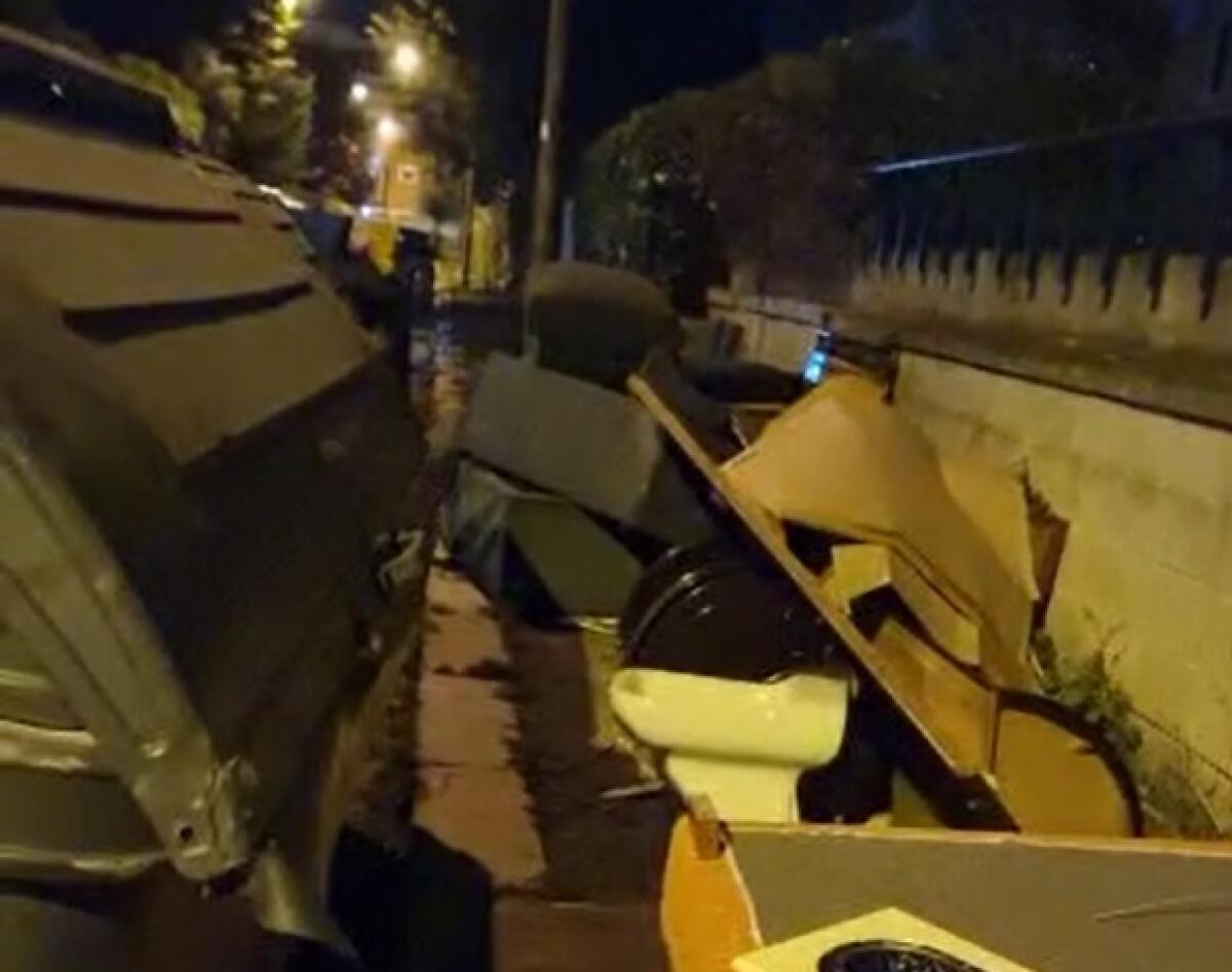 Foggia: Via Nicola Patierno è impercorribile per i troppi rifiuti, la segnalazione di un lettore - 
