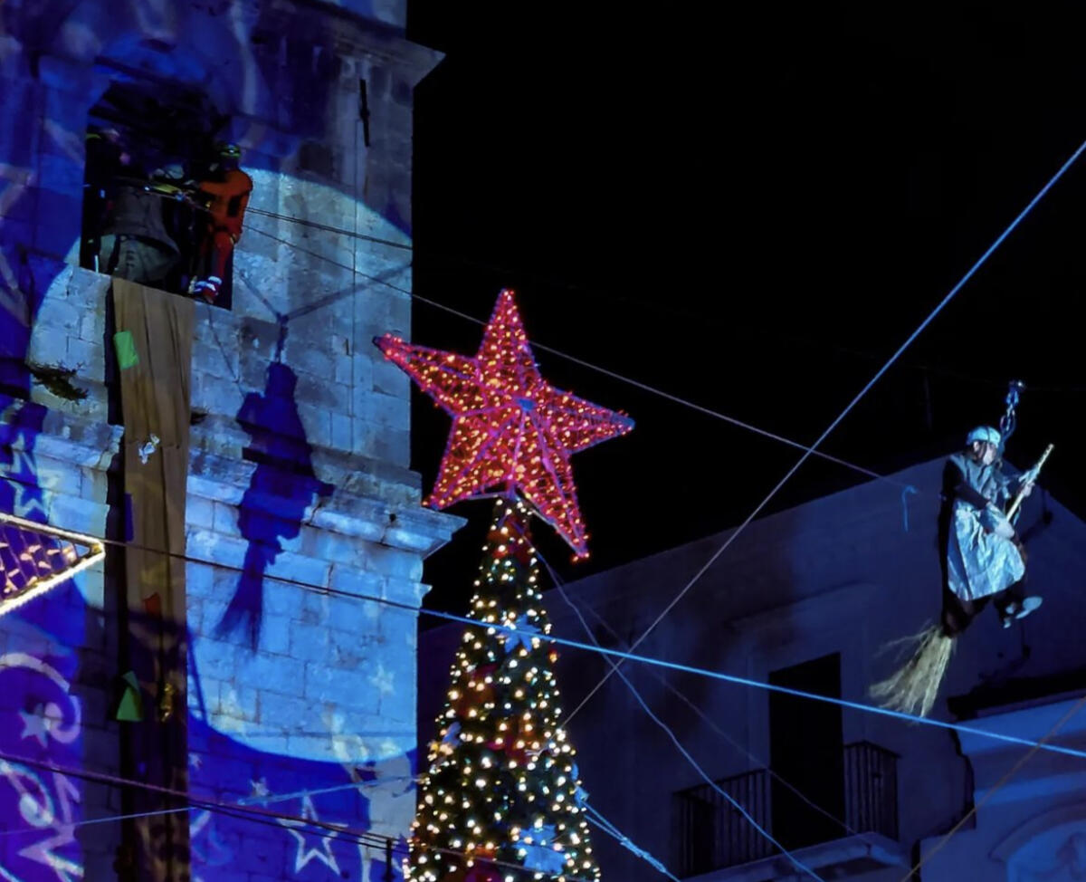 Grandi emozioni per il volo della Befana a Candela, il video - 