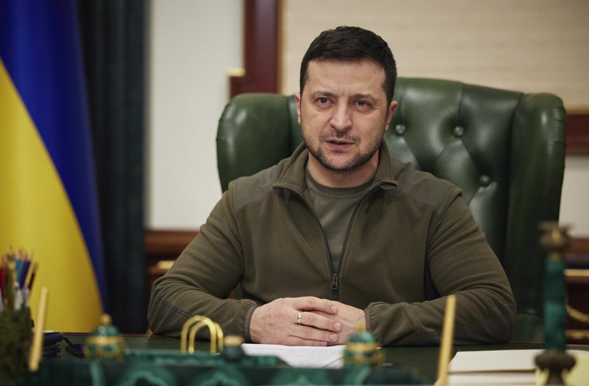 Zelensky non sarà più collegato in video con Sanremo. Atteso un testo che sarà letto da Amadeus - 